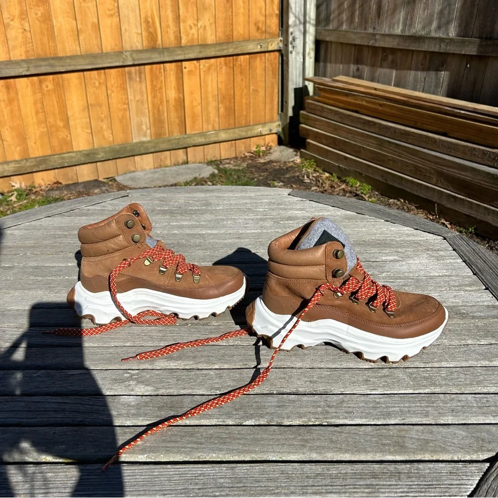 SOREL Kinetic Breakthru waterproof Boots Size 7 - Picture 5 of 15